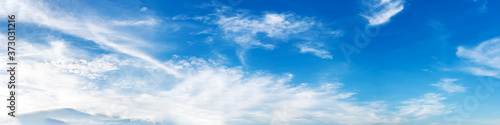 Fototapeta Naklejka Na Ścianę i Meble -  Panorama sky with beautiful cloud on a sunny day. Panoramic high resolution image.