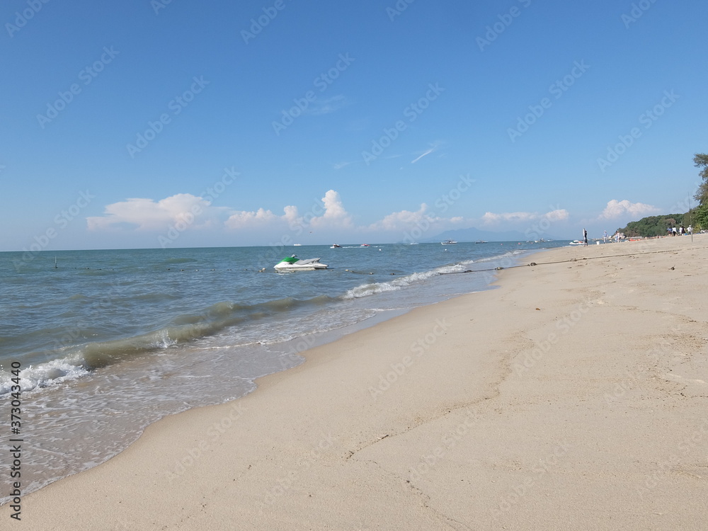 晴れた日のペナン島のビーチ