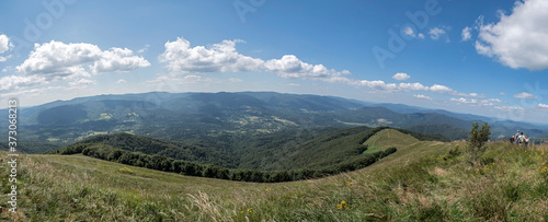 Fototapeta Naklejka Na Ścianę i Meble -  Panorama góry w Bieszczadzkim Parku Narodowym