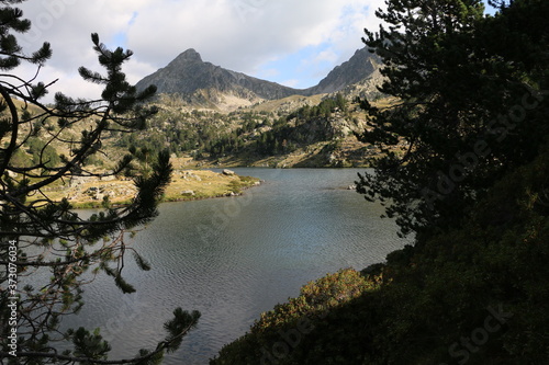 Lac du milieu de Bastan (Hautes Pyrénées)