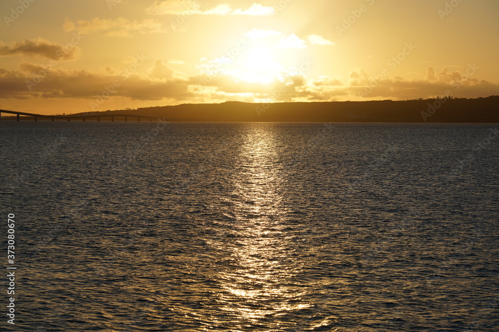 Naklejka premium 星と海