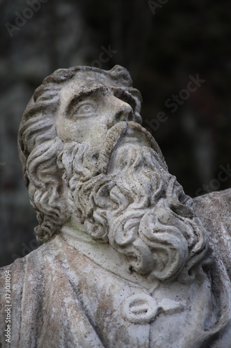 A portrait photo of Väinemeinen's sculpture in Mon Repos Park