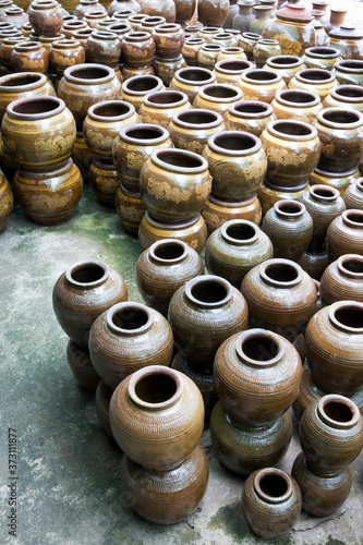 earthenware sale market Pots