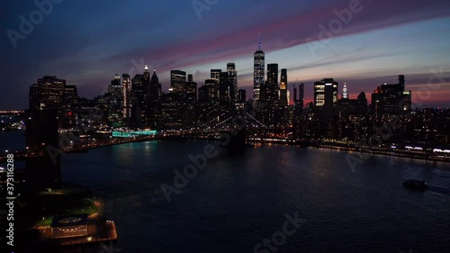 Wallpaper Mural evening view of downtown NYC flying backward revealing Manhattan Bridge Torontodigital.ca