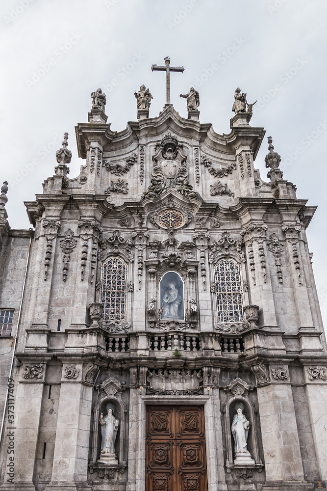 Fototapeta premium Church of the Venerable Third Order of Nossa Senhora do Carmo (Igreja do Carmo, XVIII century) located at the intersection between Carlos Alberto Square and Rua do Carmo. Porto, Portugal.
