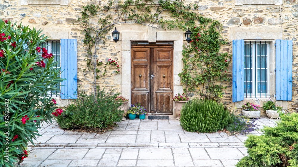 Eingangstür zu einem Mediterranes Haus, Occitanien, Frankreich