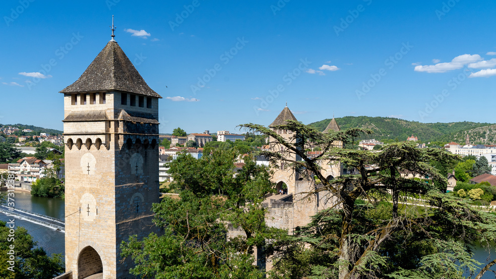 Pont Valentré über den Fluss Lot, Cahors, Occitanien, Frankreich Pont Valentré über den Fluss Lot, Cahors, Occitanien, Frankreich