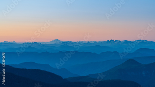 Fototapeta Naklejka Na Ścianę i Meble -  Sunset Towards Mount Baker From Freemont Lookout, Mount Rainier National Park