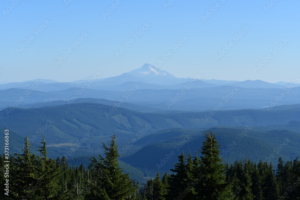Fototapeta premium Mountain view from Timberline Lodge, Mt Hood, Oregon.