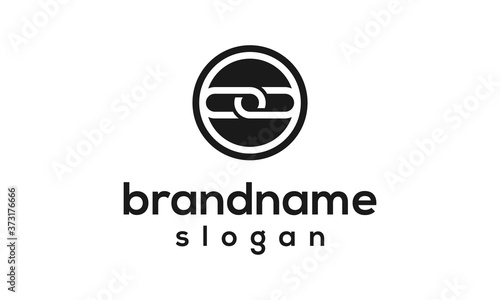 simple chain logo design vector