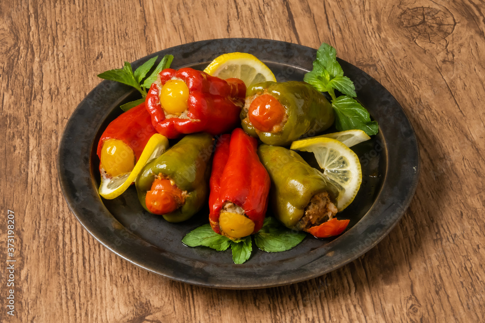 トルコの肉詰めピーマン ドルマ Turkish pepper stuffed dish Dolma