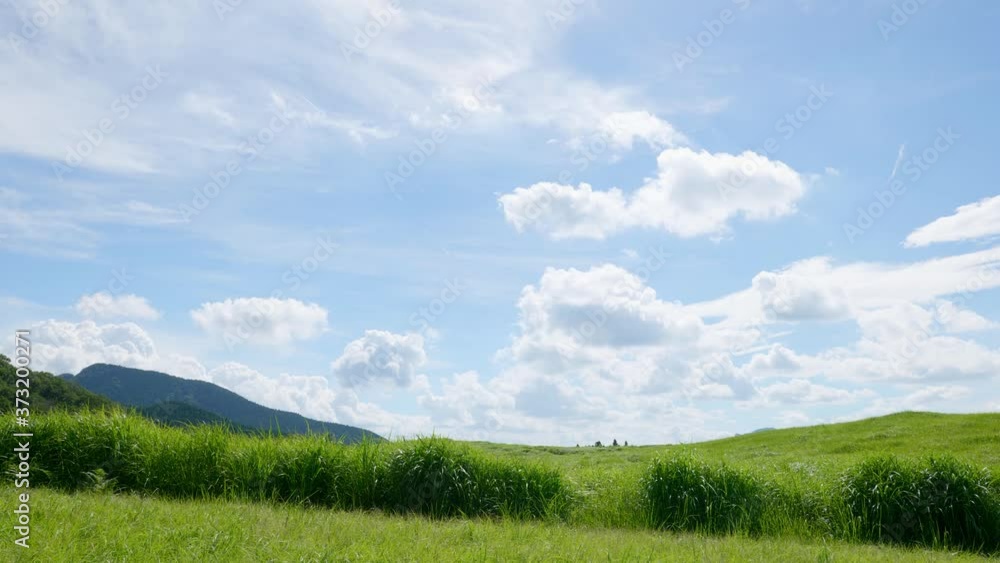 Midsummer mountain scenery in Japan Midsummer mountain scenery in Japan