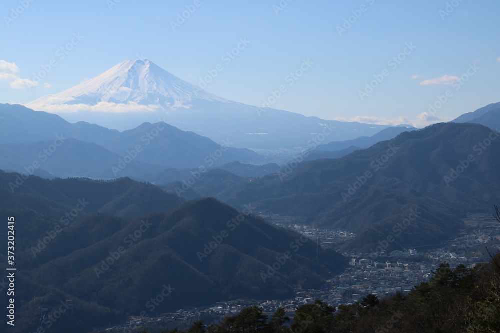 大月市にある百蔵山から見る富士山