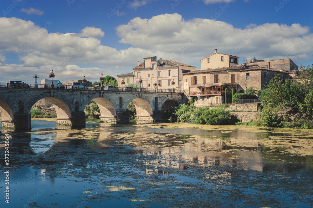 Fototapeta premium Sommières dans le Gard