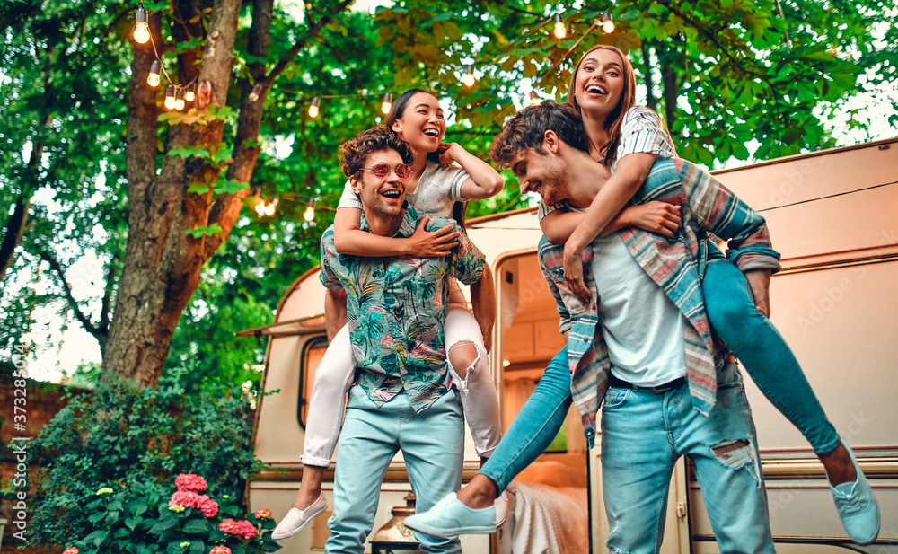 Fototapeta premium Friends having fun outdoors