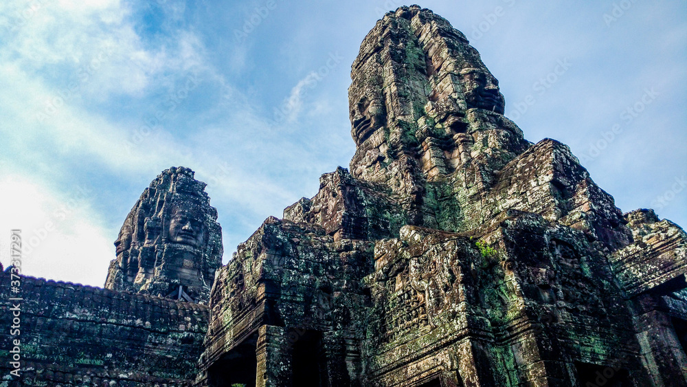 Fototapeta premium Khmer Ruins at Angkor Park Siem Reap, Kambodża