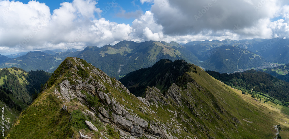 Fototapeta premium Rhodes-Alpes Frankreich im Sommer
