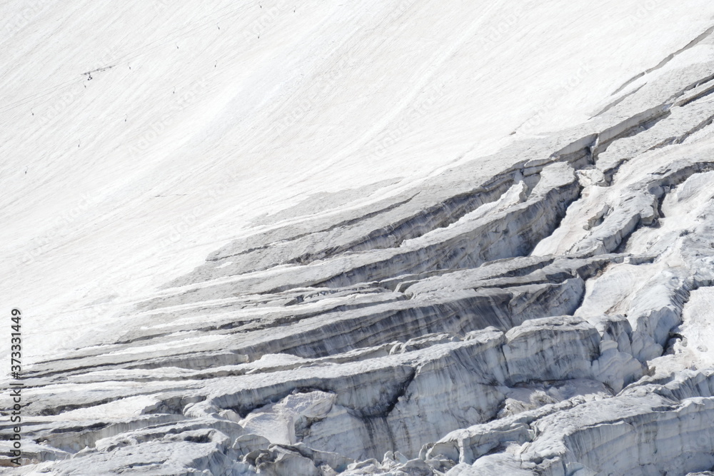 Fototapeta premium crevasses dans un glacier