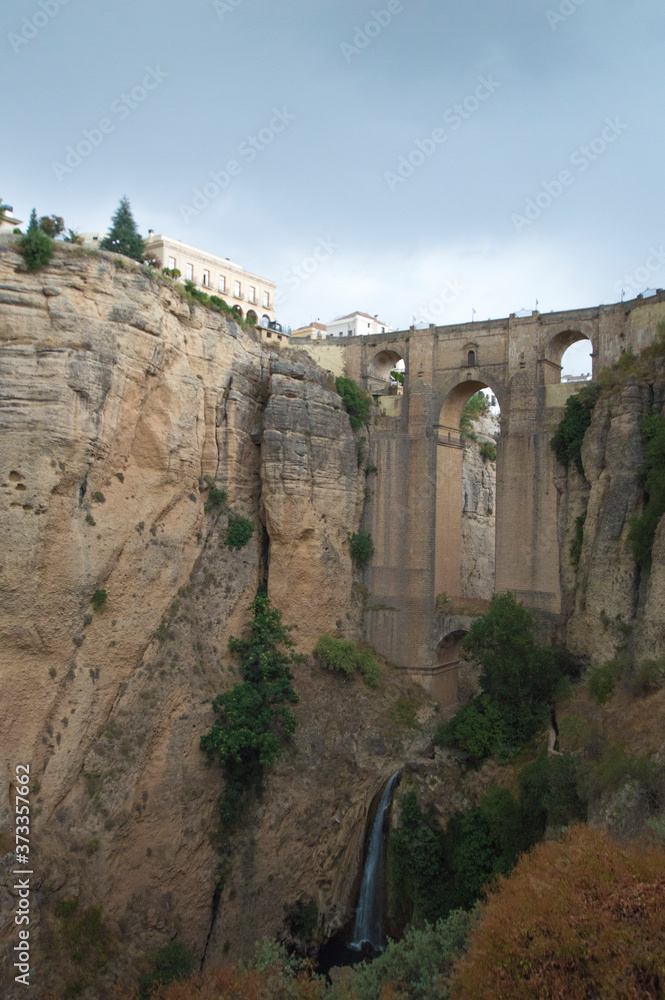 Fototapeta premium Old stone bridge of a Mediterranean city in Spain