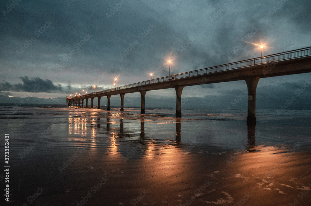 Fototapeta premium pier at night