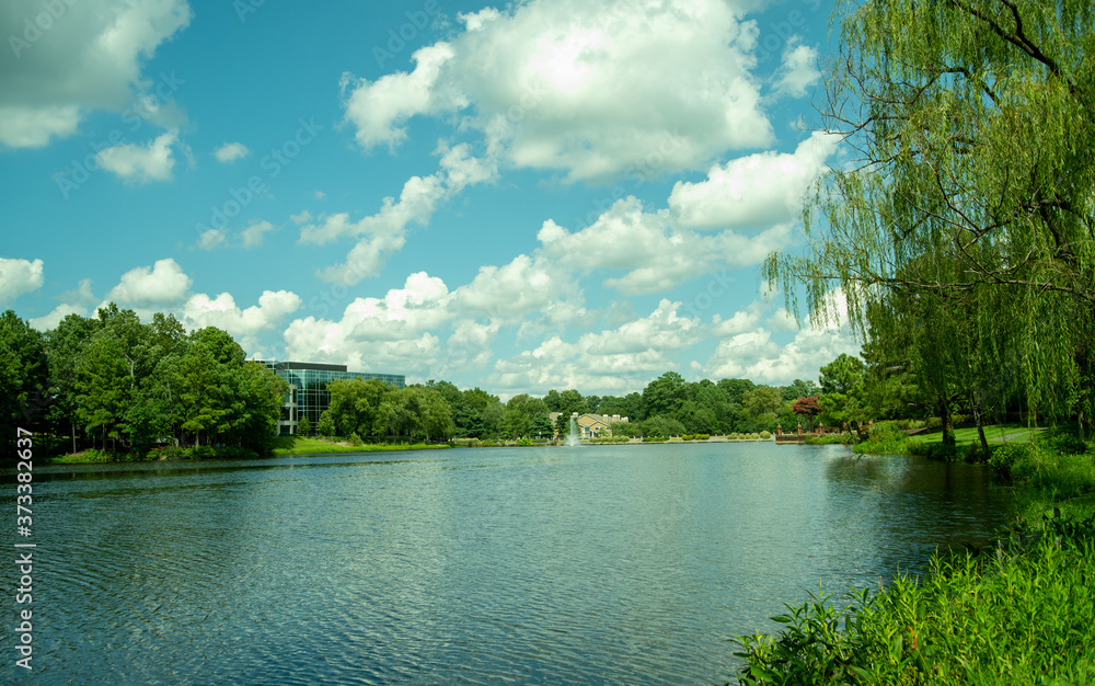 Obraz premium Building on Pond