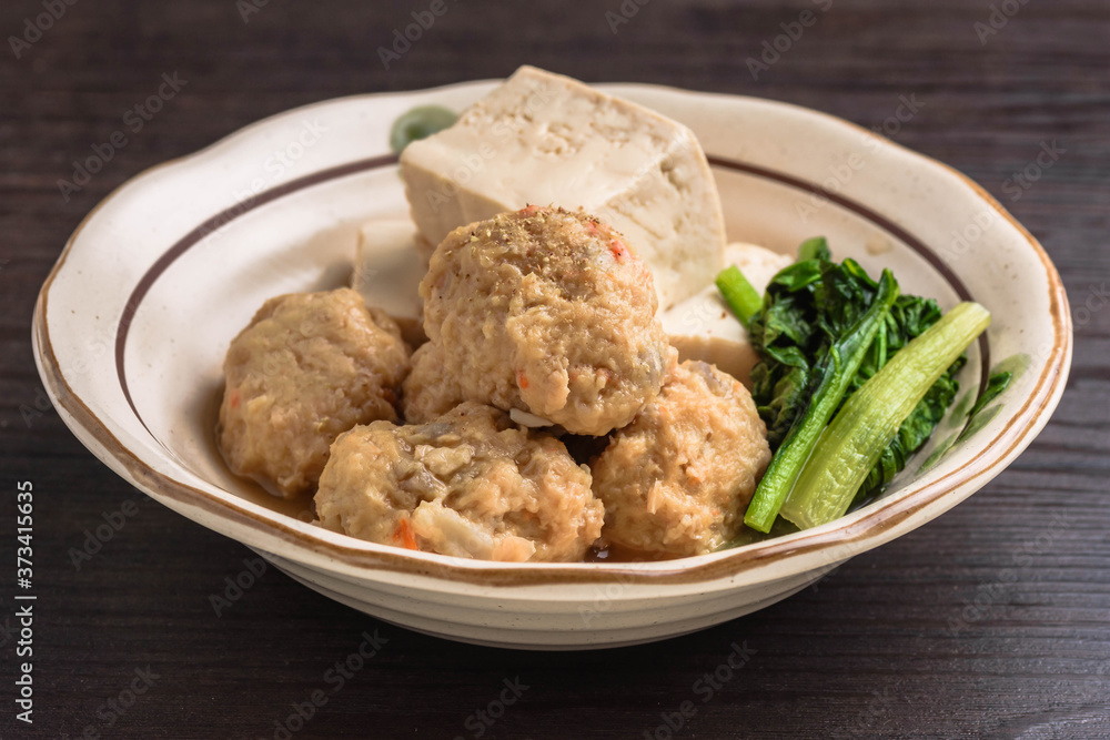 鶏団子と豆腐の煮付け 鶏団子と豆腐の煮付け
