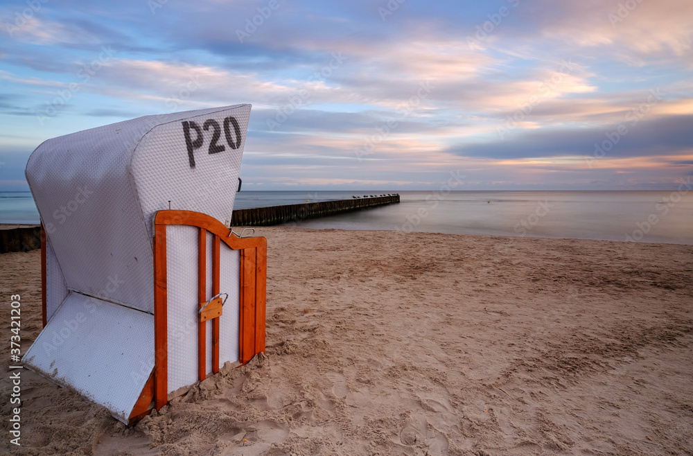 Wybrzeże, Morze Bałtyckie,Kołobrzeg,plaża,kosz plażowy.
