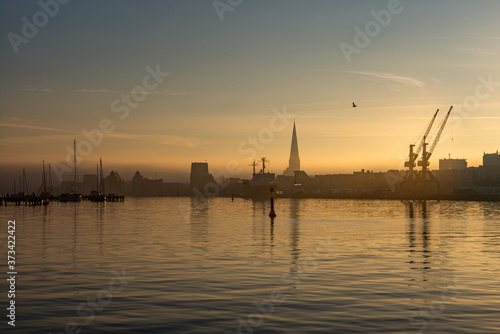 Hansestadt Rostock stadthafen sonnenaufgang herbststimmung warnow © jensscholz