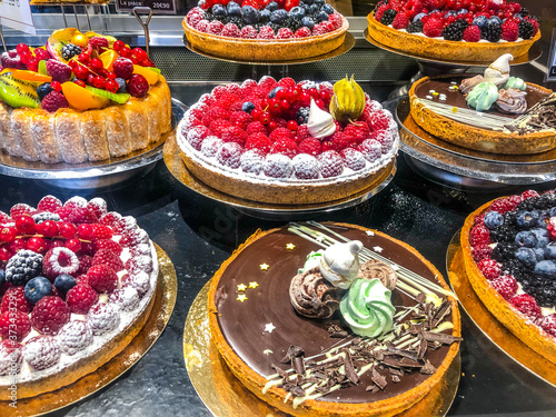 Tartes françaises dans une vitrine