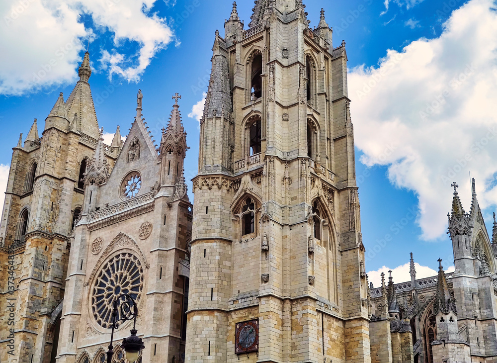 Fototapeta premium Catedral de estilo gotico de Leon