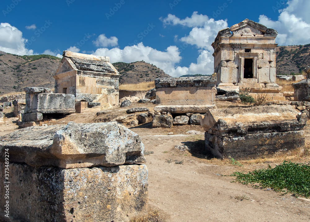 Sarkophage und Totenhäuser in der Nekropole von Hierapolis, Pamukkale, Phrygien, Türkei, Sarkophage und Totenhäuser in der Nekropole von Hierapolis, Pamukkale, Phrygien, Türkei,