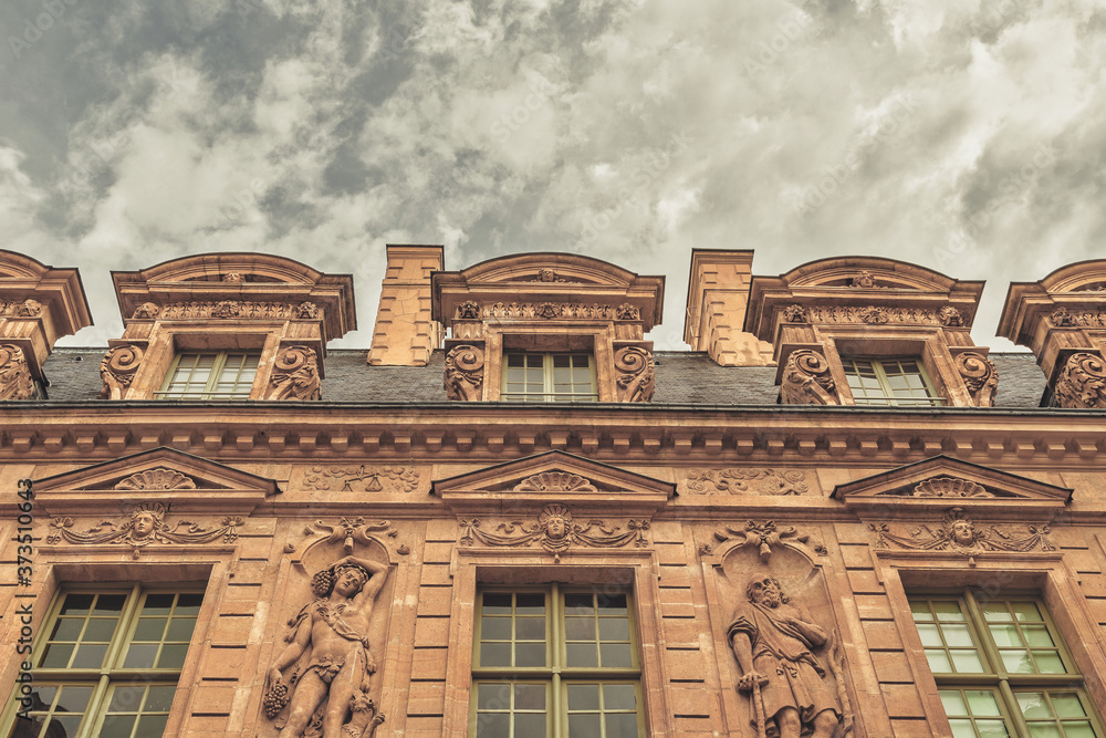 Obraz premium Beautiful parisian architecture, Paris, France