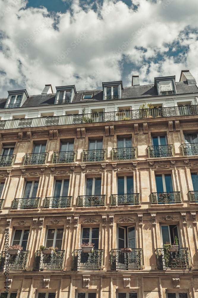 Typical view of the Parisian buildings