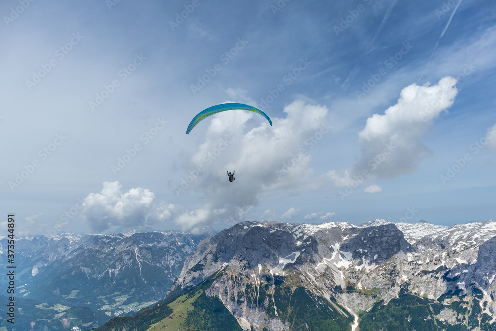 Gleitschirmfliegen in den Alpen Gleitschirmfliegen in den Alpen
