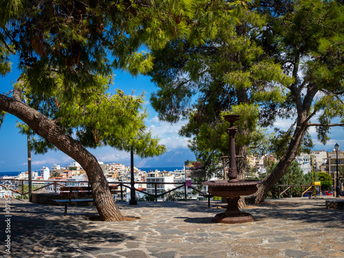 Obraz na płótnie The famous viewpoint over the small harbor and lake in Agios Nikolaos on the island of Crete w salonie