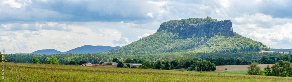 Lilienstein Panorama säschsische Schweiz im Sommer 