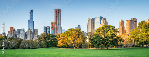 Panoramic view of Central Park in autumn, New York City, USA © eyetronic