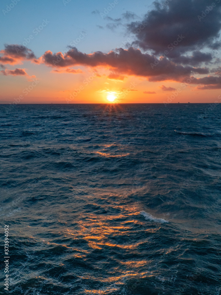 Obraz premium sunset on the sea