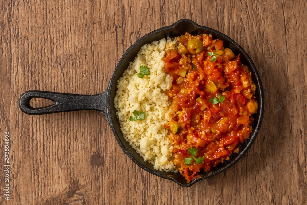 北アフリカ料理 ひよこ豆とクスクス Boiled chickpeas with couscous 北アフリカ料理 ひよこ豆とクスクス Boiled chickpeas with couscous