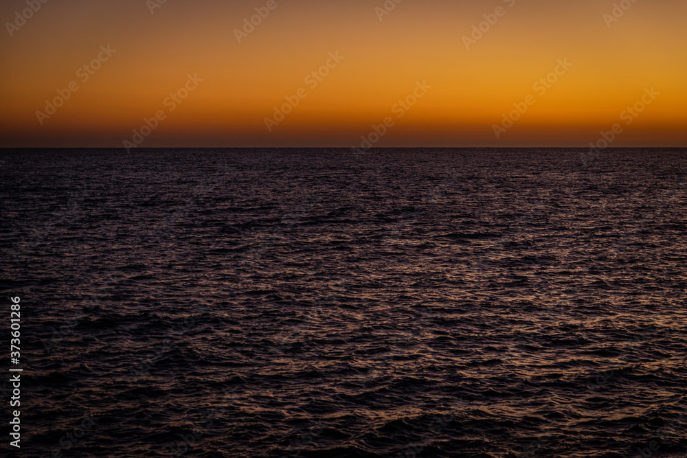Skyline Sunset on the beach concepto de paz vacaciones veranos calurosos Skyline Sunset on the beach concepto de paz vacaciones veranos calurosos