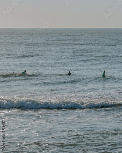 Canvas Print people surfing sport concept, beach vacation
