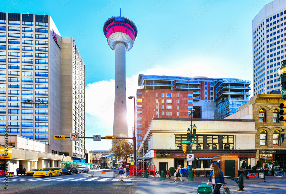 CALGARY, CANADA SEPTEMBER 29 ,2017 Pedestrians walking past retail