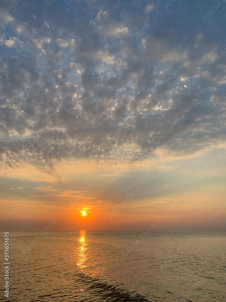 Fototapeta premium sunset over the sea