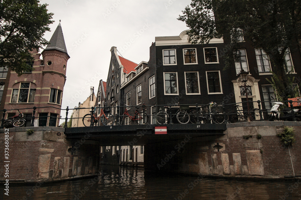 Naklejka premium Amsterdam; Herengracht und Beulingsloot