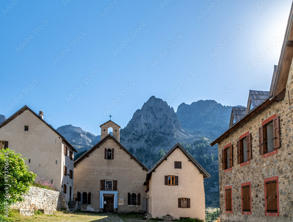 refuge du sanctuaire de la madone de Fenestre dans les Alpes refuge du sanctuaire de la madone de Fenestre dans les Alpes