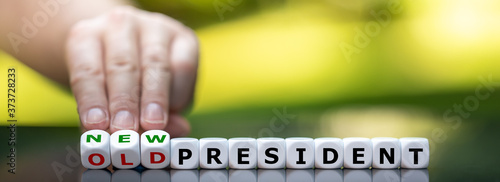 Hand turns dice and changes the expression 