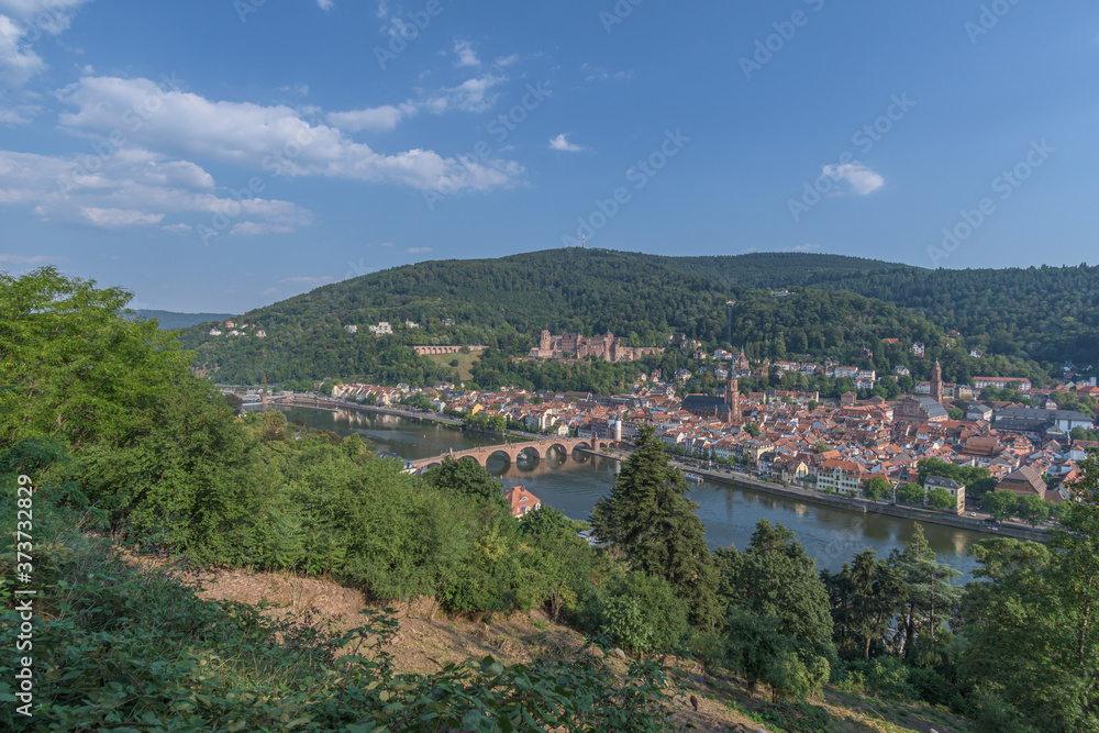 Alte Brücke und Schlossruine in Heidelberg am Neckar Alte Brücke und Schlossruine in Heidelberg am Neckar