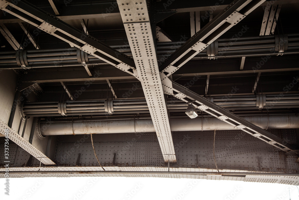 Details of the inner side of the big iron bridge