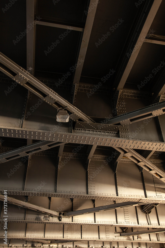 Obraz premium Details of the inner side of the big iron bridge