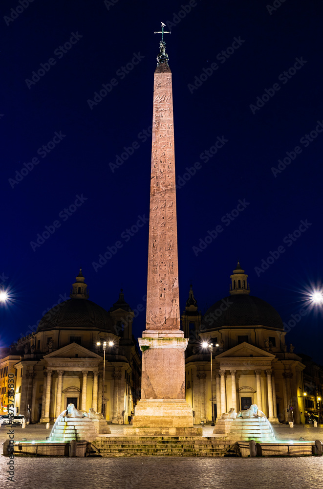 l'obelisco e le chiese gemelle di piazza del popolo prima del sorgere del sole